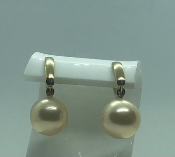 Серьги из натурального золотого жемчуга
