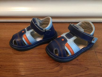 Сандалии кожаные