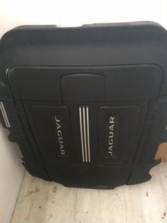 Крышка двигателя Jaguar