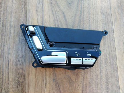 Блок кнопок в задней обшивке двери Mercedes W221