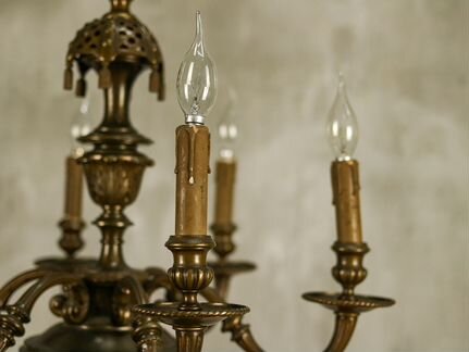 Старинная люстра