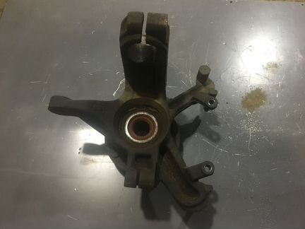 Поворотный кулак со ступицей Фокус 1