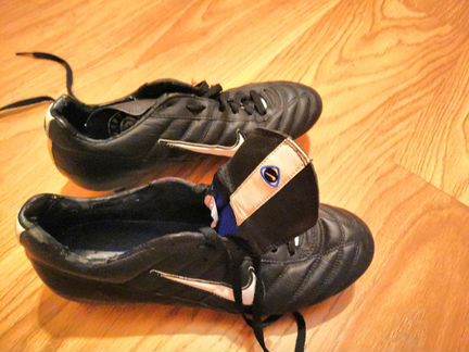 Футбольные бутсы