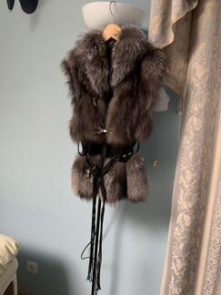 Жилет из меха чернобурки.Торг уместен
