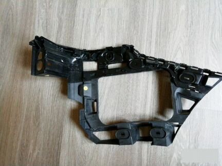 Кронштейн бампера задний левый Vw Touareg 7P