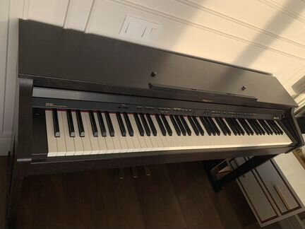 Премиальное пианино Roland HP504
