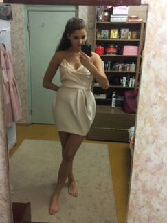 Эффектное нежно-розоватое платье