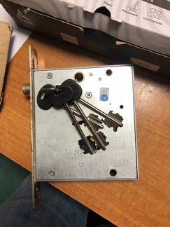 Замок дверной с ручками новый Grit 7-рмп