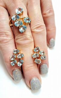 Золотое кольцо с топазами. Новое