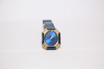 Новые симпатичные женские часики