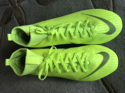 Бутсы футбольные